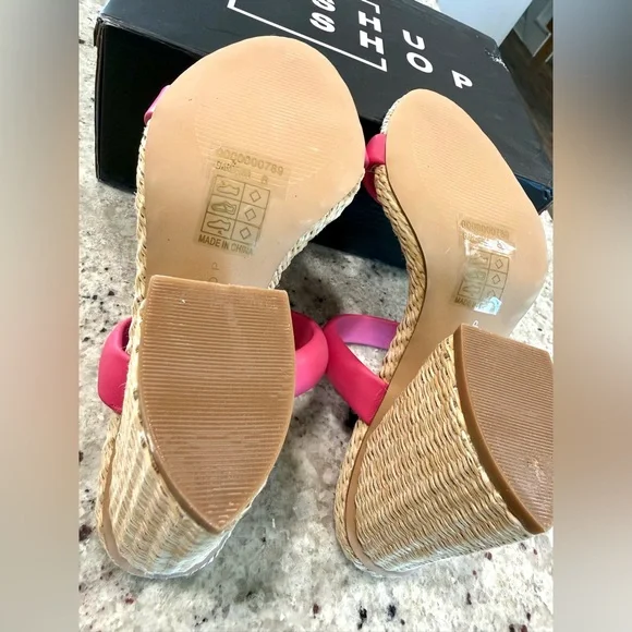 Stunning Pink and Tan Woven Heeled Sandals NIB - Picture 11 of 12